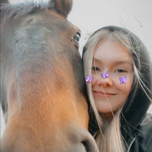 Meet your Posher, Angela